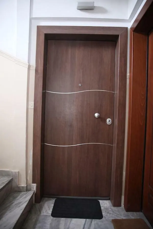 Cozy/Comfortable Flat 50 Sq Flat, 15' From City'S Centre. Great Vfm! Салоники 0*,